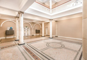 Grand 1 Bed W/ View & Parking by Opulent